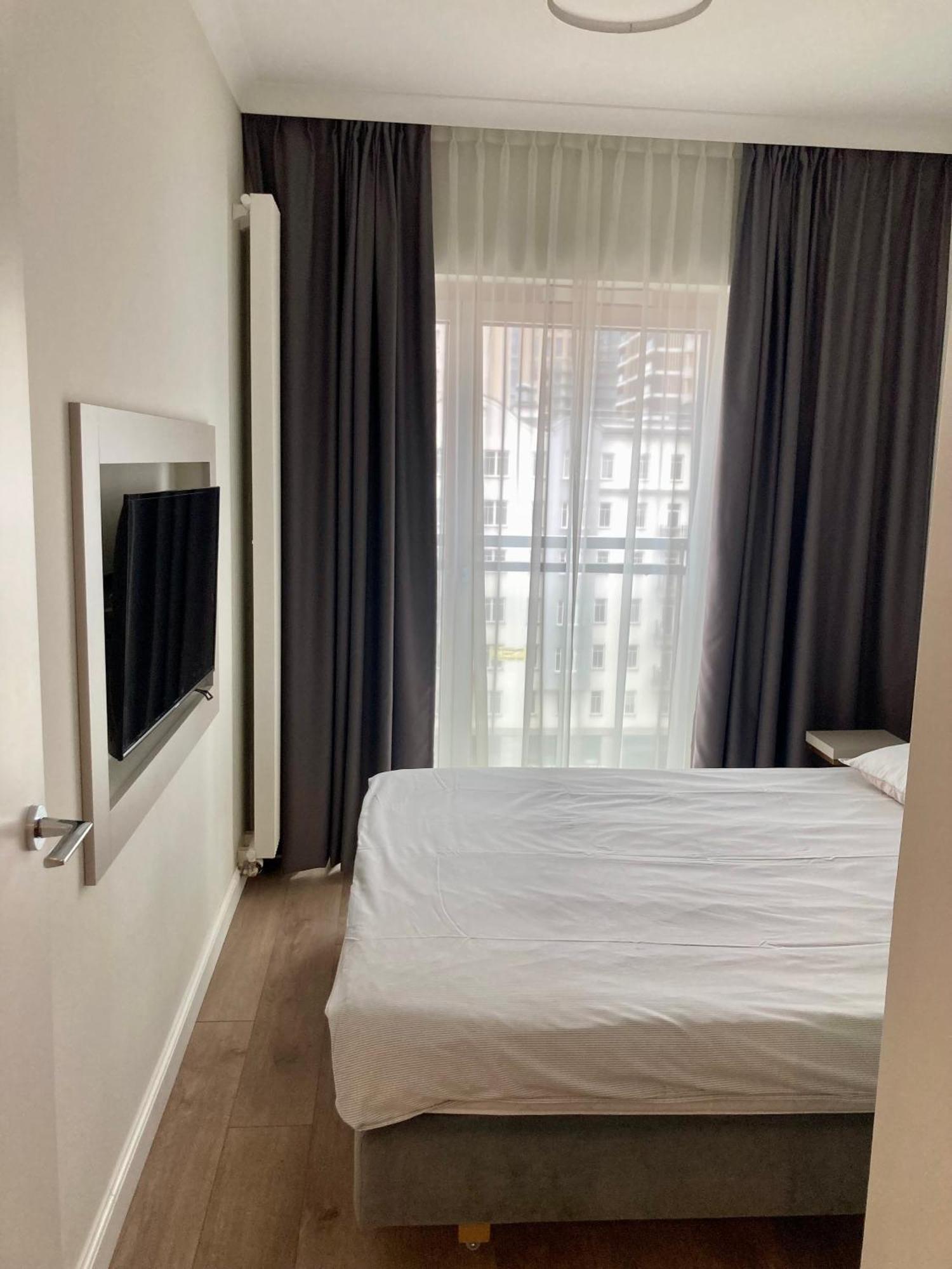 Apartament Mennica De Luxe Walicow 11 *