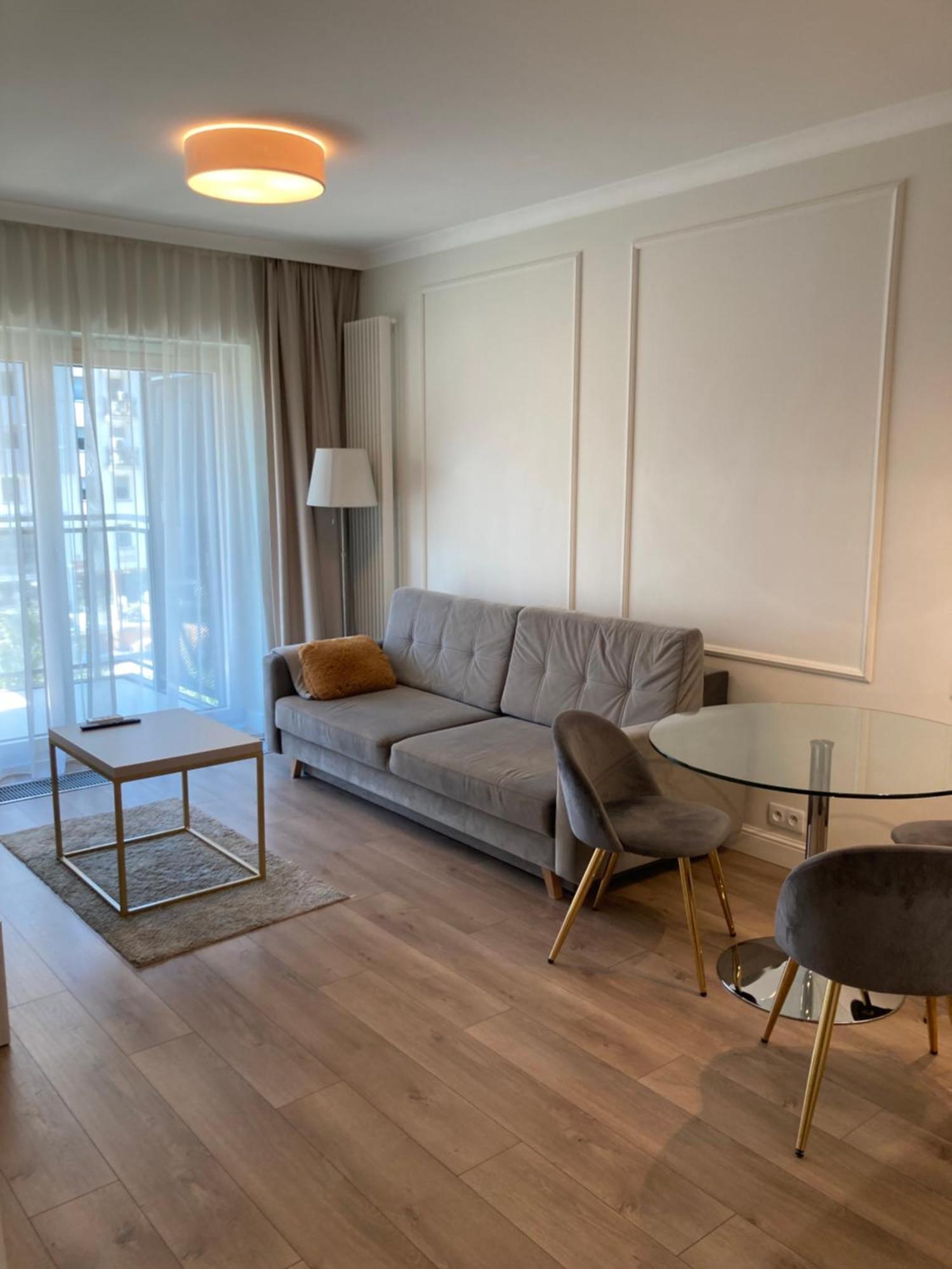 Mennica De Luxe Walicow 11 Warsaw